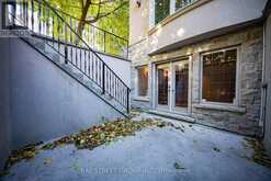 7 MERREDIN PLACE Toronto