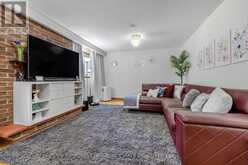 72 CHARLTON BOULEVARD Toronto