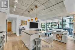 719 - 111 BATHURST STREET Toronto