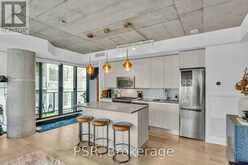 719 - 111 BATHURST STREET Toronto