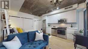 415 - 111 BATHURST STREET Toronto