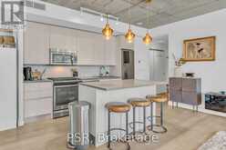 719 - 111 BATHURST STREET Toronto