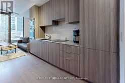 612 - 11 WELLESLEY STREET W Toronto