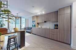 612 - 11 WELLESLEY STREET W Toronto