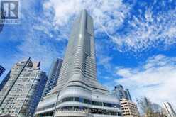 612 - 11 WELLESLEY STREET W Toronto