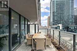 612 - 11 WELLESLEY STREET W Toronto