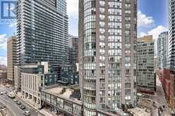 612 - 11 WELLESLEY STREET W Toronto