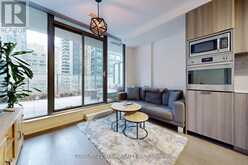 612 - 11 WELLESLEY STREET W Toronto