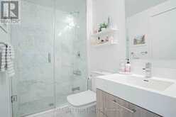 812 - 1 YORKVILLE AVENUE Toronto