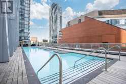 812 - 1 YORKVILLE AVENUE Toronto