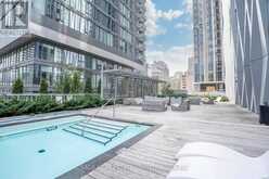 812 - 1 YORKVILLE AVENUE Toronto