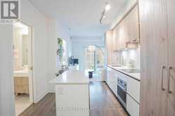 812 - 1 YORKVILLE AVENUE Toronto