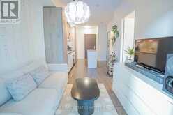 812 - 1 YORKVILLE AVENUE Toronto