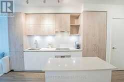 812 - 1 YORKVILLE AVENUE Toronto