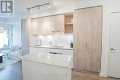 812 - 1 YORKVILLE AVENUE Toronto