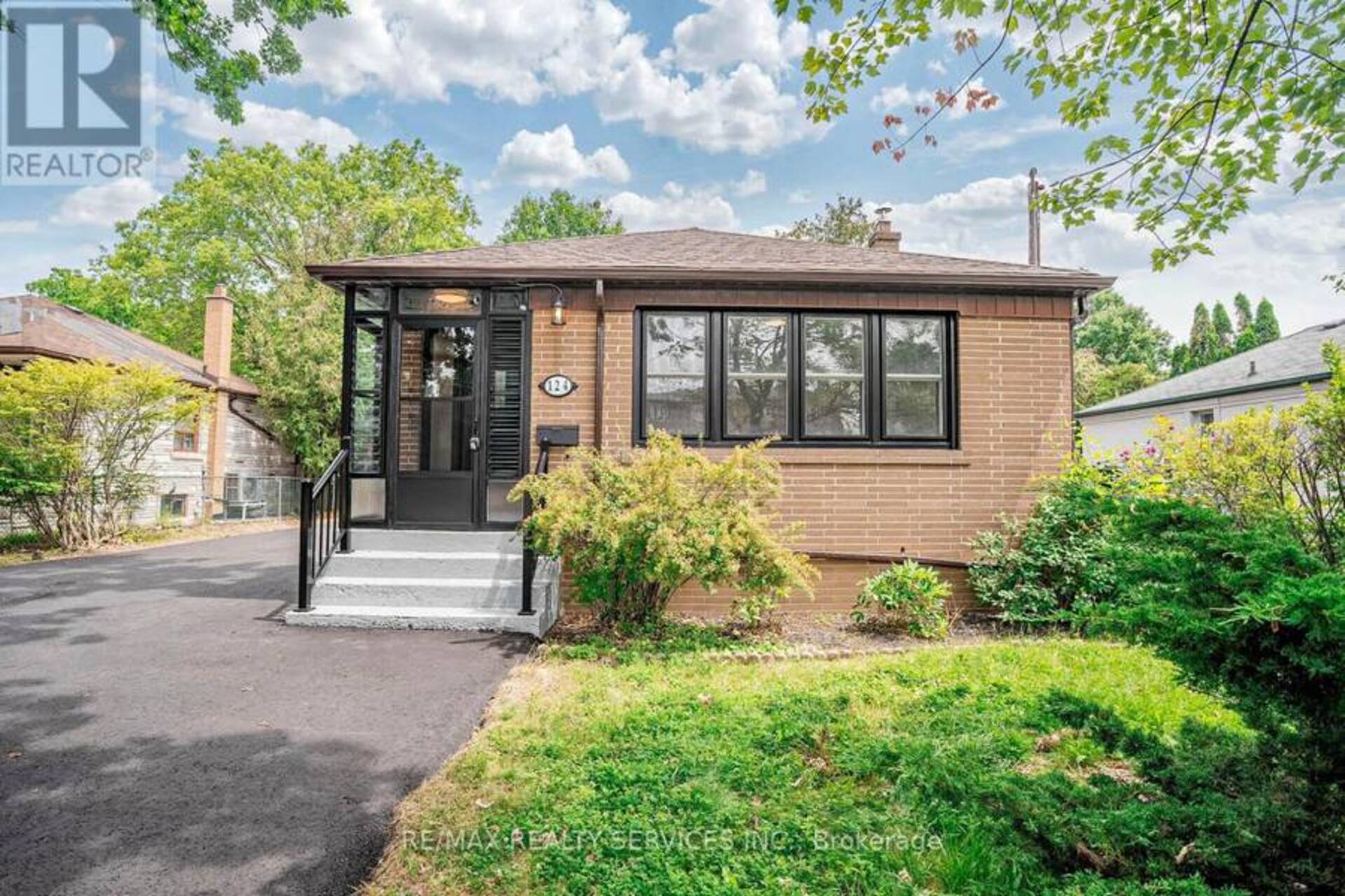 124 MCMURCHY AVENUE S Brampton