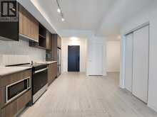 521 - 395 DUNDAS STREET W Oakville