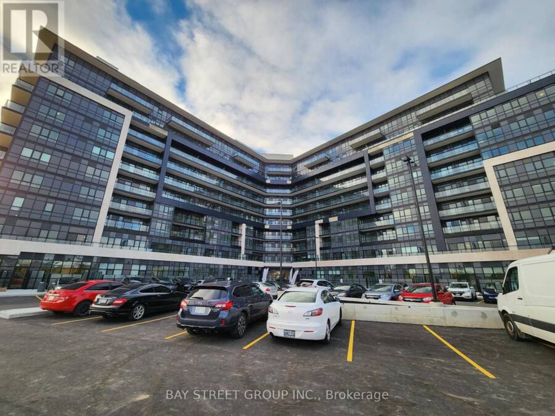 521 - 395 DUNDAS STREET W Oakville