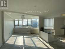 805 - 270 QUEENS QUAY W Toronto