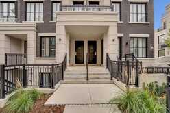 504 - 657 CRICKLEWOOD DRIVE Mississauga