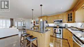 26 VICTORY DRIVE East Gwillimbury