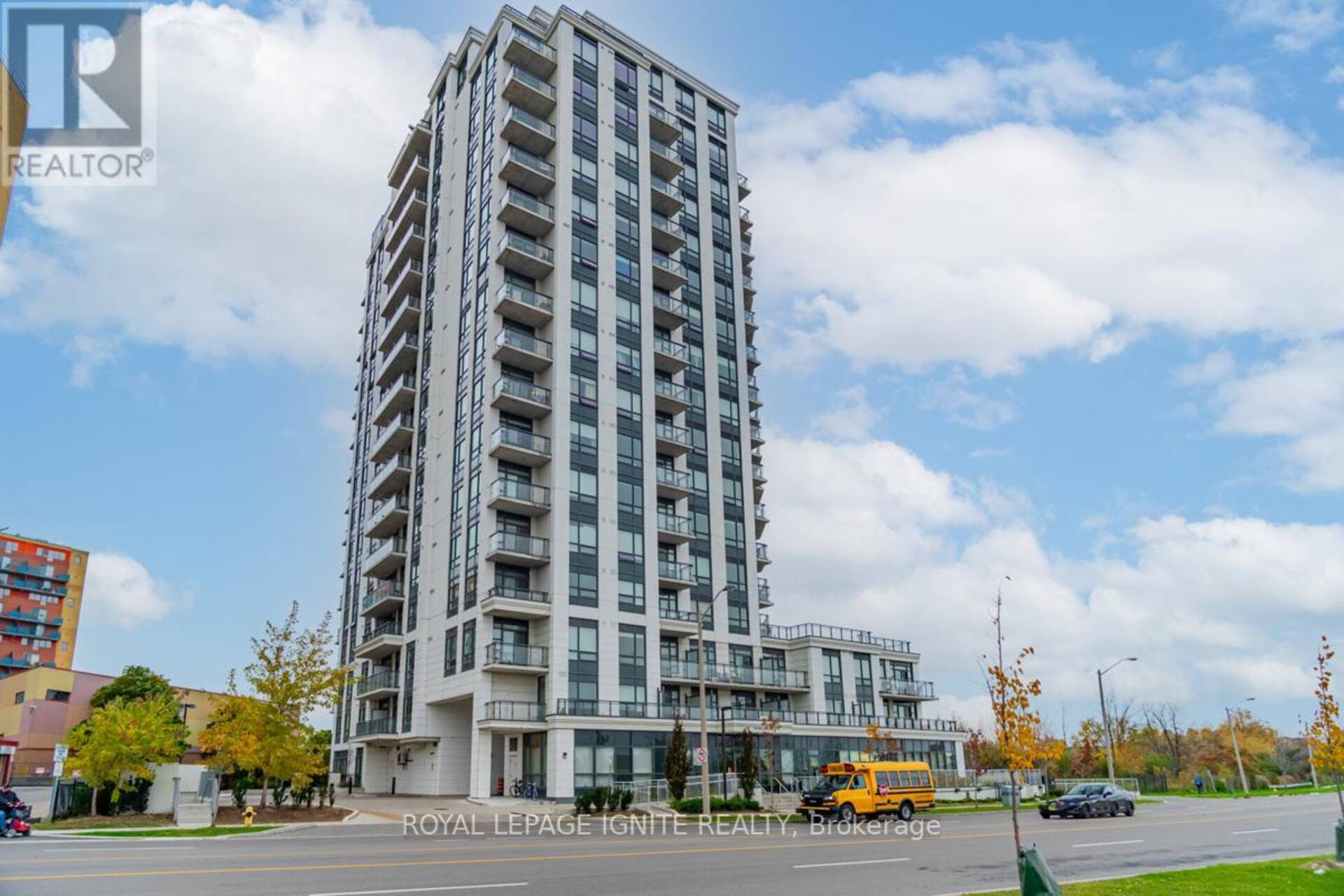 806 - 840 QUEENS PLATE DRIVE Toronto