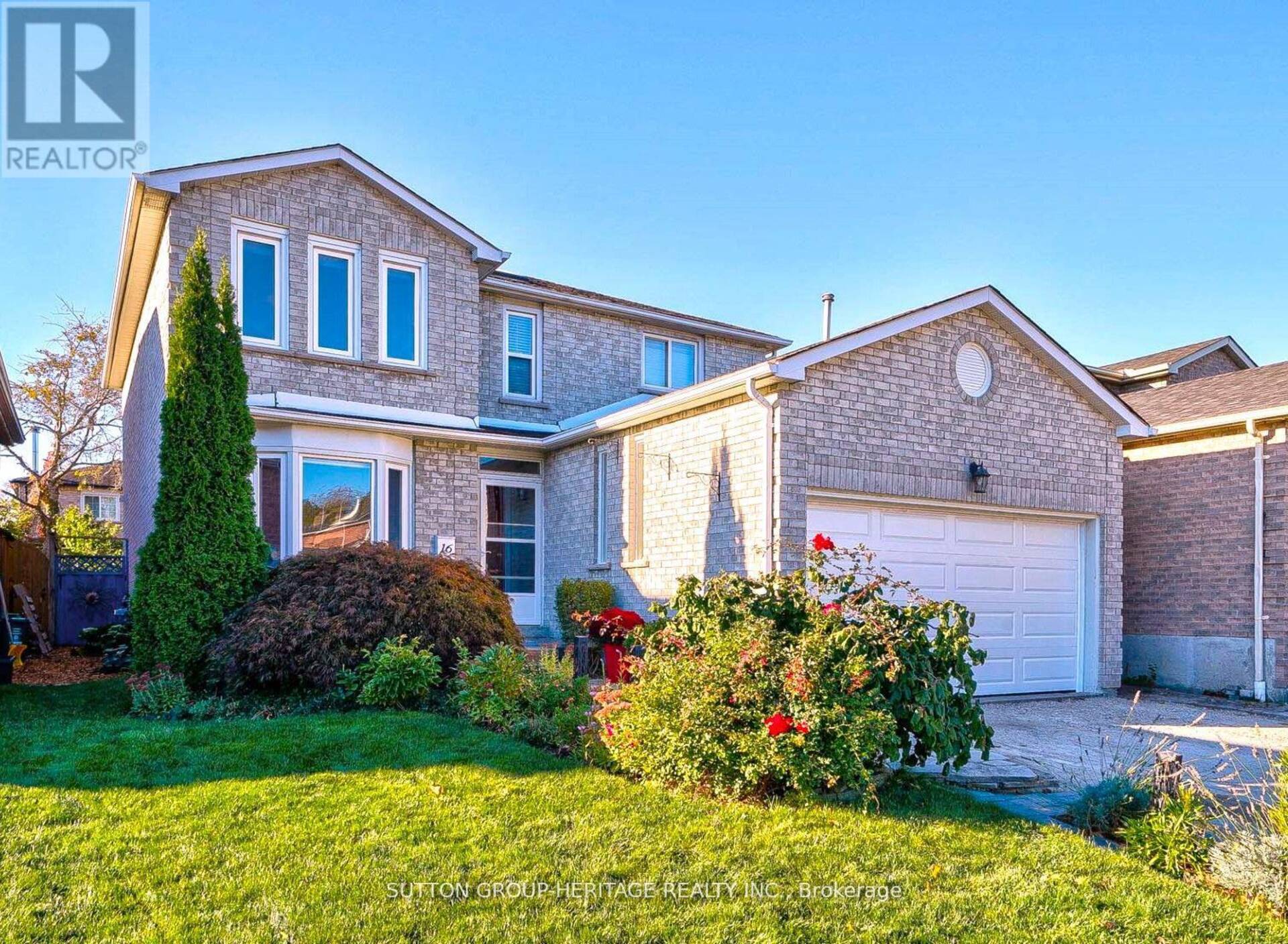 16 DAKIN DRIVE Ajax