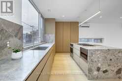 899 DUNDAS STREET W Toronto