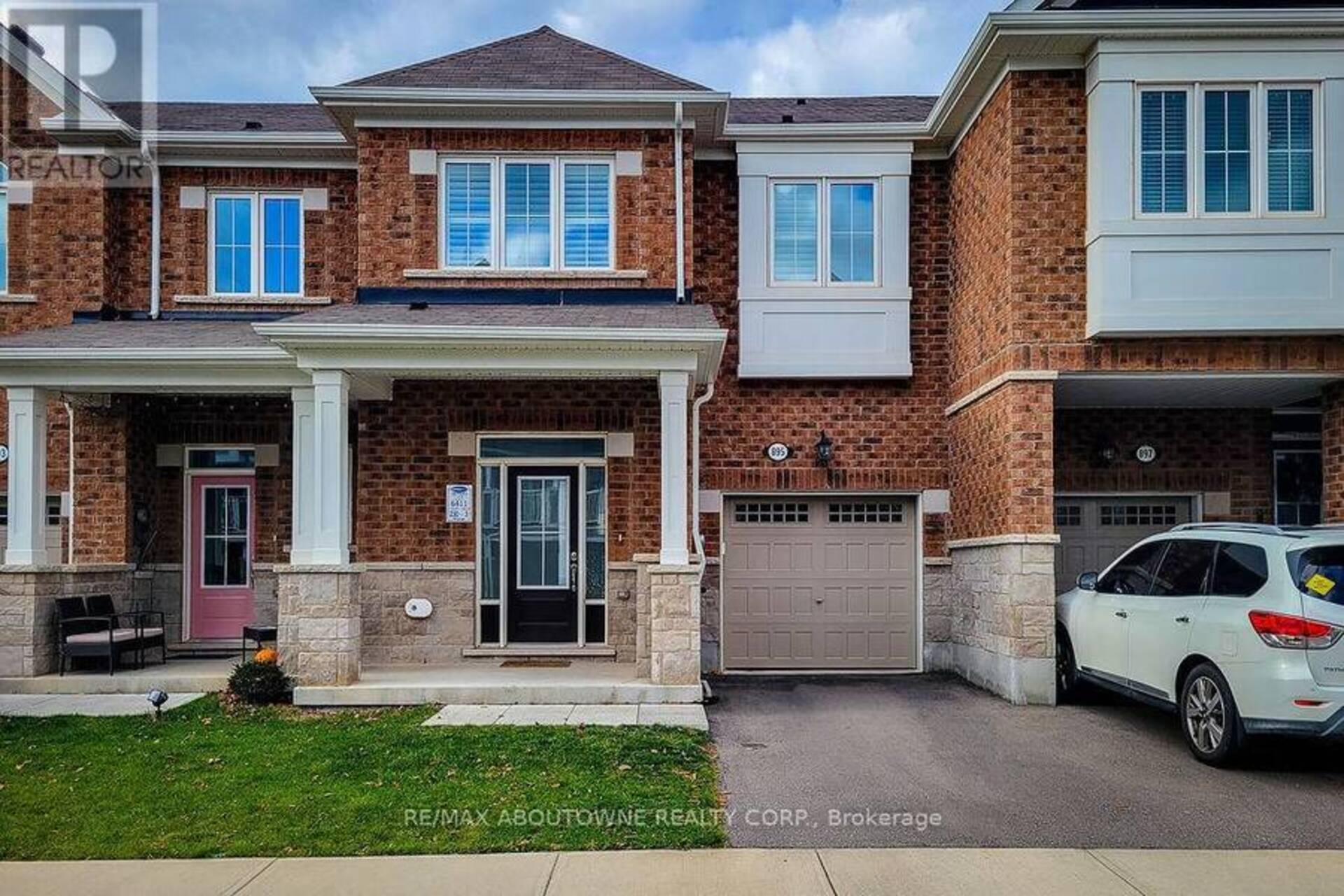 895 ASH GATE Milton