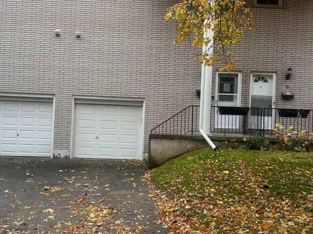 5 - 11 COLMAR PLACE Hamilton Ontario