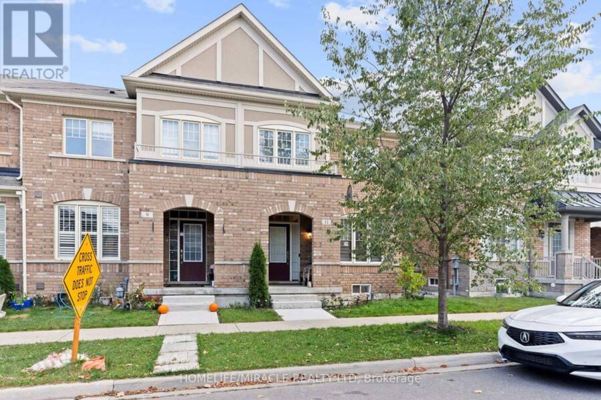 11 THORNAPPLE STREET Brampton