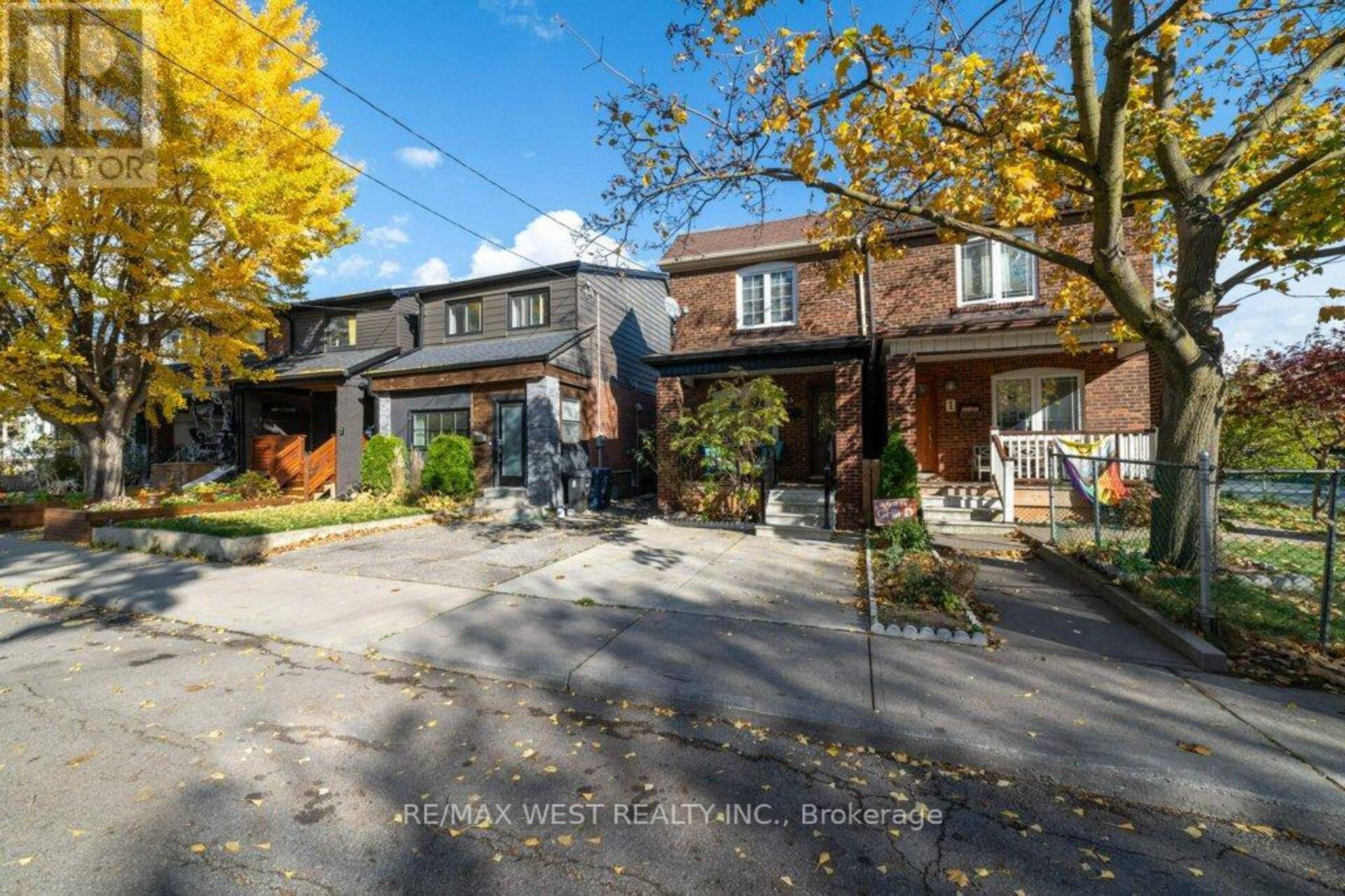 3 CHAMBERS AVENUE Toronto