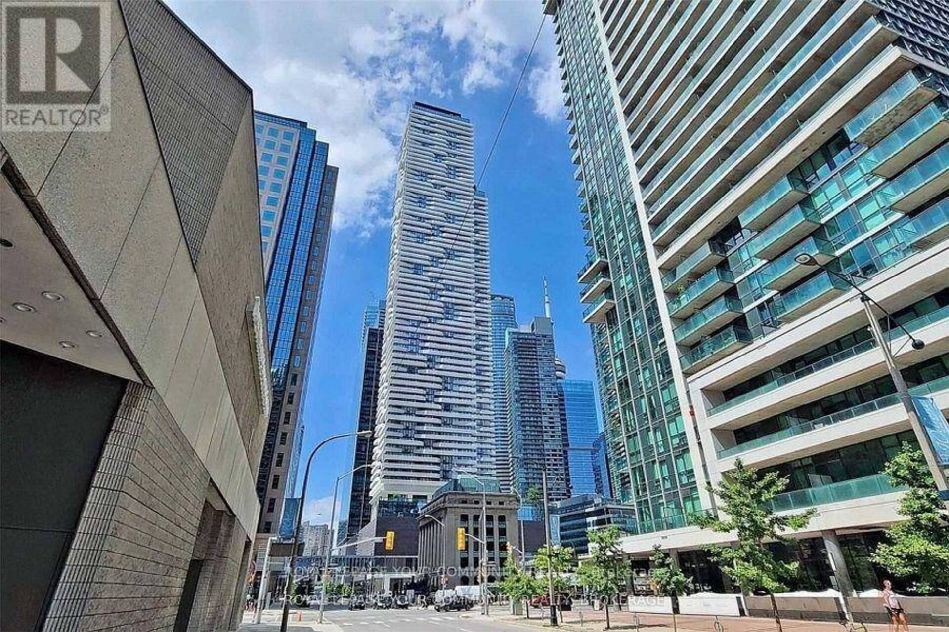 2407 - 100 HARBOUR STREET Toronto