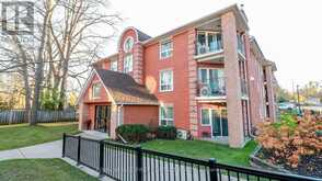 305 - 131 CLAPPERTON STREET Barrie