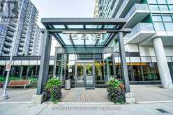 1002 - 15 SINGER COURT Toronto