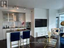 302 - 12 YORK STREET Toronto