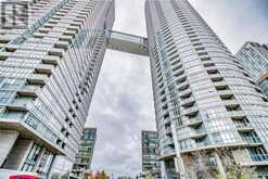 930 - 21 ICEBOAT TERRACE Toronto