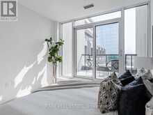 425 - 30 INN ON THE PARK DRIVE Toronto