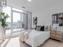 425 - 30 INN ON THE PARK DRIVE Toronto