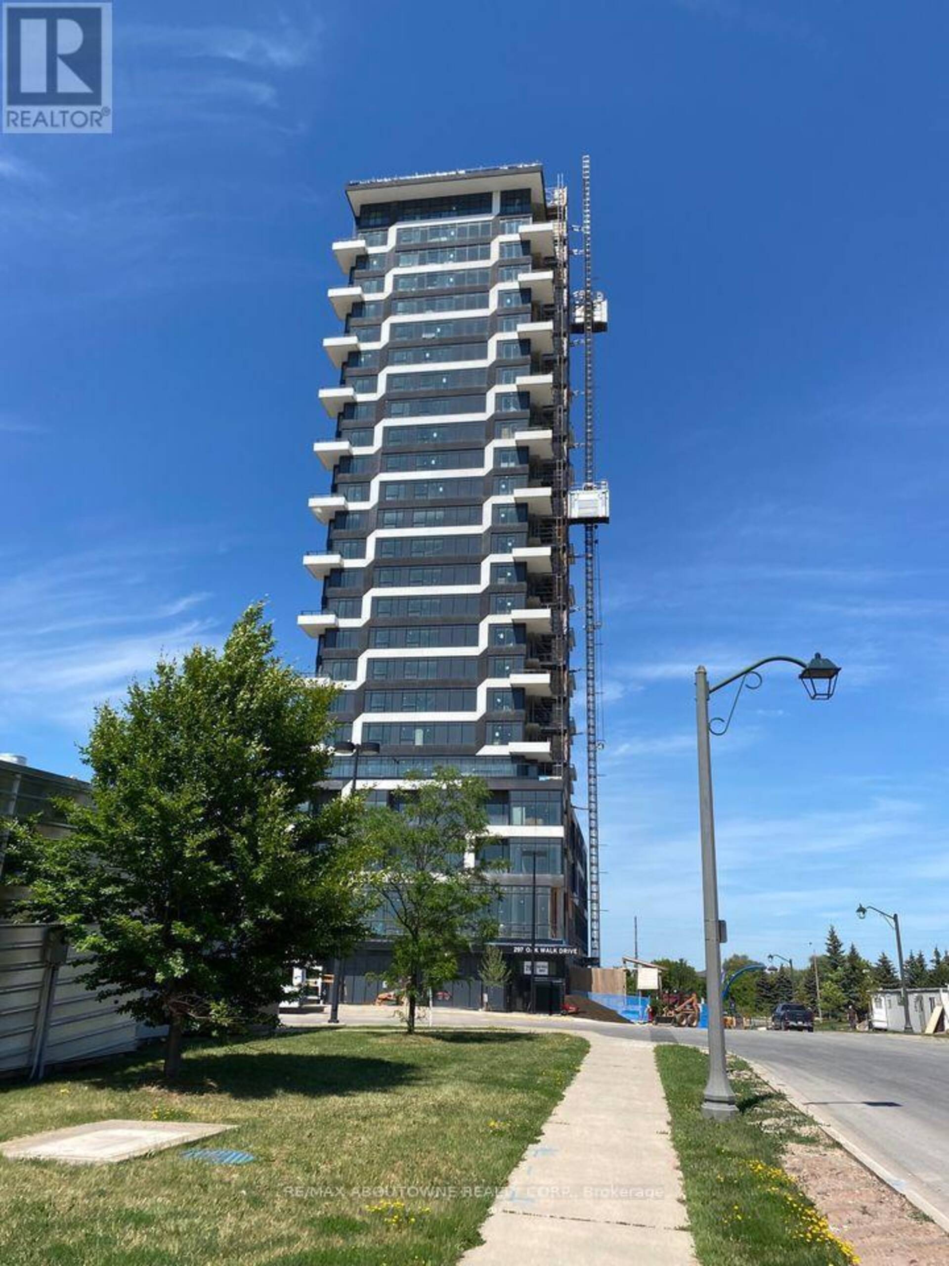 807 - 297 OAK WALK DRIVE Oakville