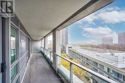 702 - 30 HERONS HILL WAY Toronto