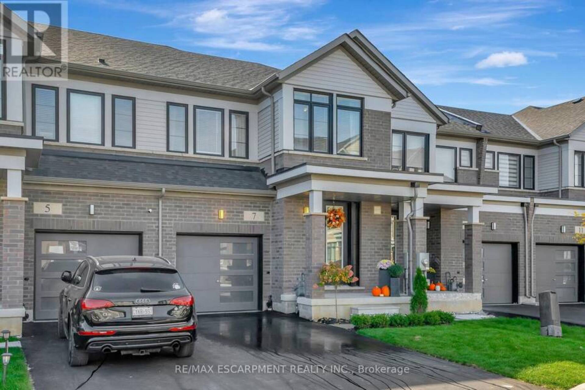 7 FREEDOM CRESCENT Hamilton