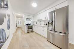 112 - 106 CHESTER LE BOULEVARD Toronto