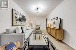 112 - 106 CHESTER LE BOULEVARD Toronto