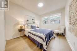 112 - 106 CHESTER LE BOULEVARD Toronto