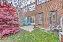 112 - 106 CHESTER LE BOULEVARD Toronto