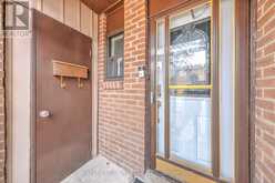 112 - 106 CHESTER LE BOULEVARD Toronto