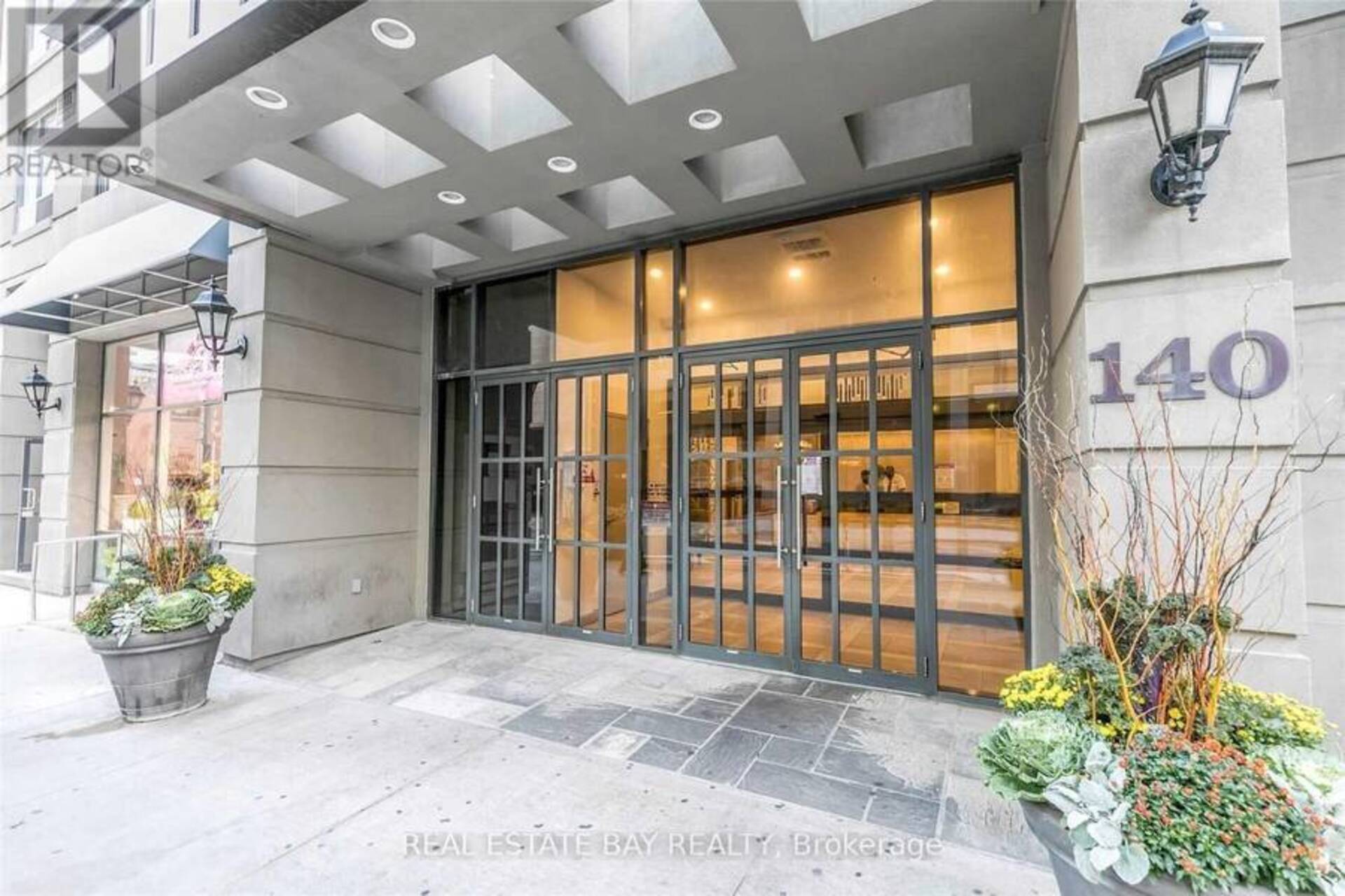 320 - 140 SIMCOE STREET Toronto