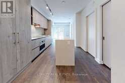 801 - 1 YORKVILLE AVENUE Toronto