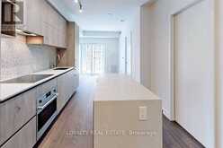 801 - 1 YORKVILLE AVENUE Toronto